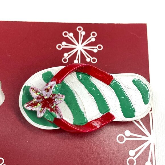 Holiday Cheer Flip Flop Thong Sandal Pin Green, White, Red 1.75" NWT - Picture 5 of 5
